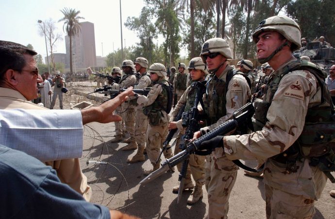 بوش .. يصف غزو العراق بـ”الوحشي وغير مبرر”