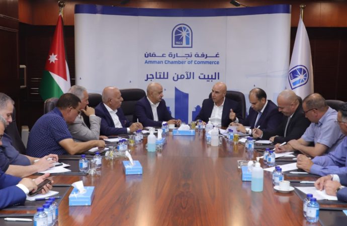 الاتفاق على فتح مكتب لوزارة الاستثمار بمقر تجارة عمان