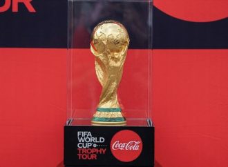 كأس العالم تصل الدوحة بعد جولة شملت 50 دولة