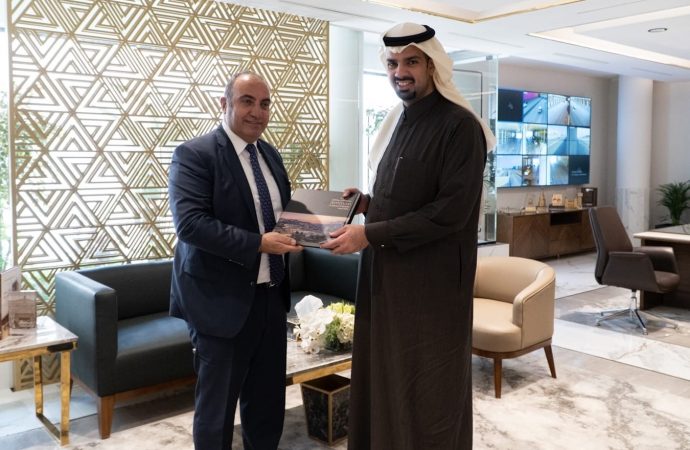 أمينا عمان والرياض يؤكدان أهمية تعزيز آفاق التعاون بمجالات العمل البلدي
