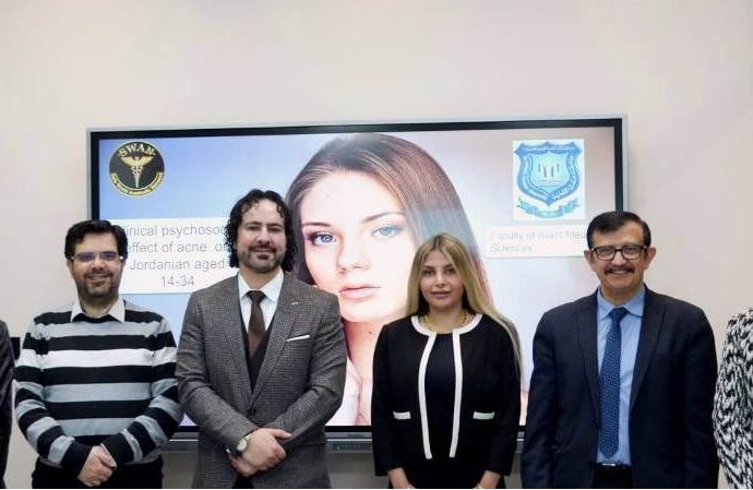 مناقشة مشروع التخرج لأول طالبة بكالوريوس”علم التجميل ” في عمان الأهلية