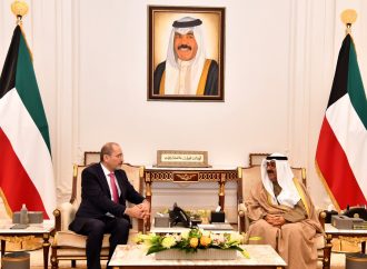 ولي العهد الكويتي يستقبل وزير الخارجية
