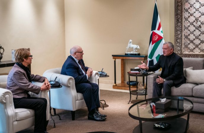 الملك يستقبل رئيس مجلس الشيوخ الكندي