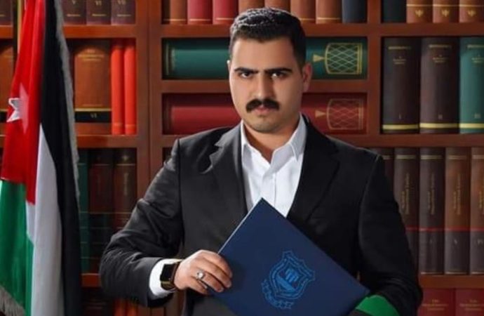 عبد الرحمن ياسر العدوان يهنئ ابن العم ..بكر أحمد العدوان بمناسبة تخرجة من جامعة عمان الاهلية