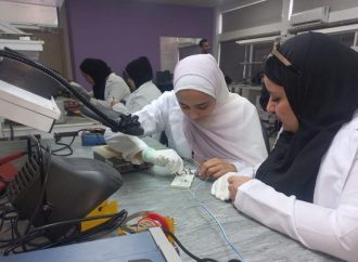 انطلاق الدورة المجانية الأولى للعام 2023 في مراكز زين للتدريب على صيانة الأجهزة