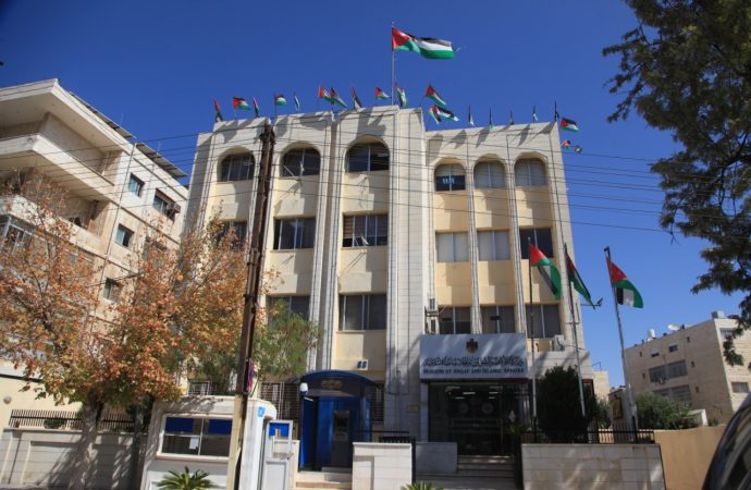 “الأوقاف” تدعو لإقامة صلاة الغائب على ضحايا الزلازل في سوريا وتركيا