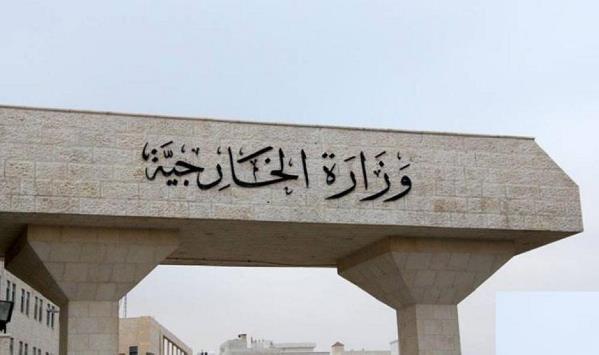 الخارجية: تسيير قافلة إغاثية من 14 شاحنة إلى الأشقاء في سوريا