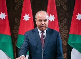 السماح لطلبة التوجيهي غير المستكملين لمتطلبات النجاح وطلبة رفع المعدل الاختيار بين الكتب الجديدة والقديمة
