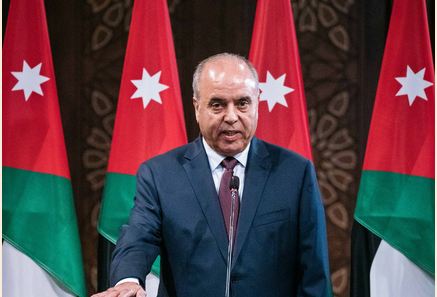 السماح لطلبة التوجيهي غير المستكملين لمتطلبات النجاح وطلبة رفع المعدل الاختيار بين الكتب الجديدة والقديمة