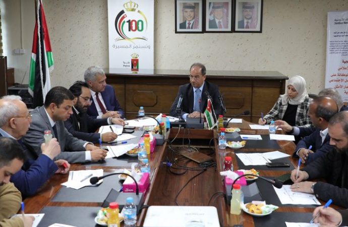 الشبول يعرض الاستراتيجية العربية للتعامل مع شركات الإعلام الدولية