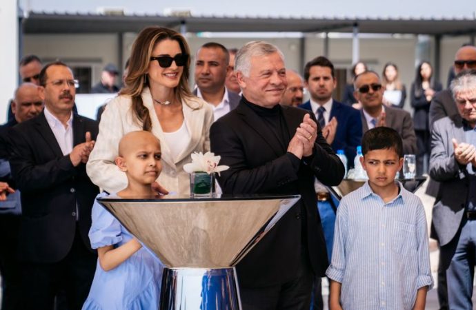 الملك يضع حجر الأساس لمشروع مركز الحسين للسرطان بالعقبة لخدمة أهالي الجنوب