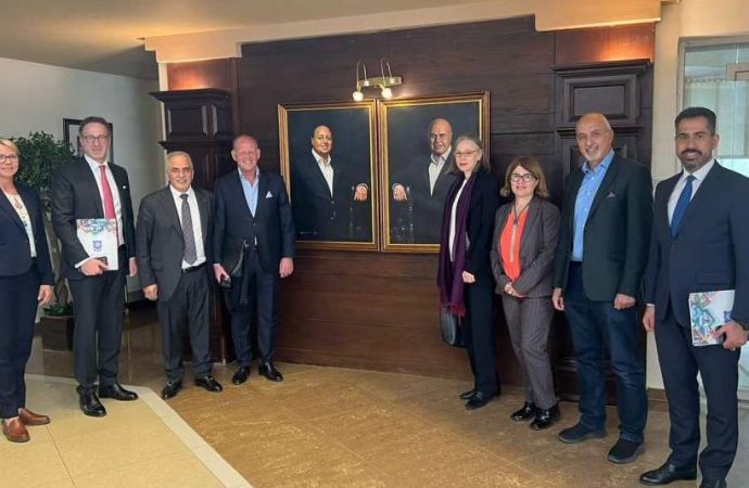 وفد من جامعة فيينا الطبية يزورعمان الأهلية