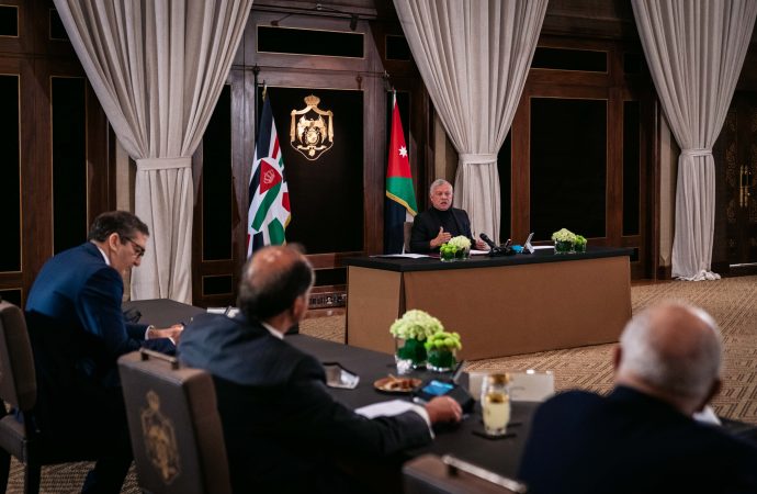 الملك يلتقي رؤساء اللجان الدائمة في مجلس الأعيان