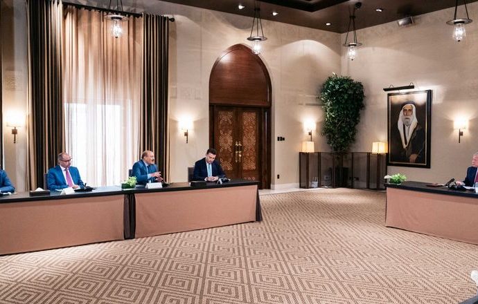 الملك: مستقبل العمل السياسي في الأردن سيكون من خلال الأحزاب