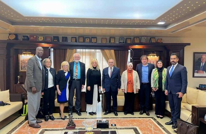 أساتذة من جامعة نوفا الأمريكية يحاضرون في عمان الأهلية