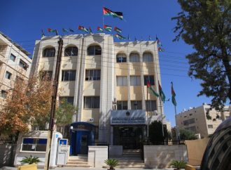الأوقاف:  20 دقيقة بين اذان الفجر والاقامة والتروايح 20 ركعة لمن اراد