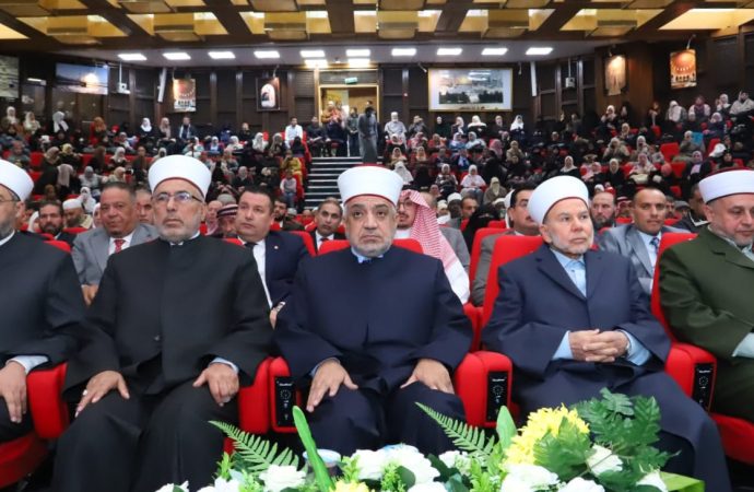 مندوبا عن الملكة رانيا العبدالله.. وزير الأوقاف يرعى توزيع جوائز المسابقة الهاشمية لحفظ القرآن
