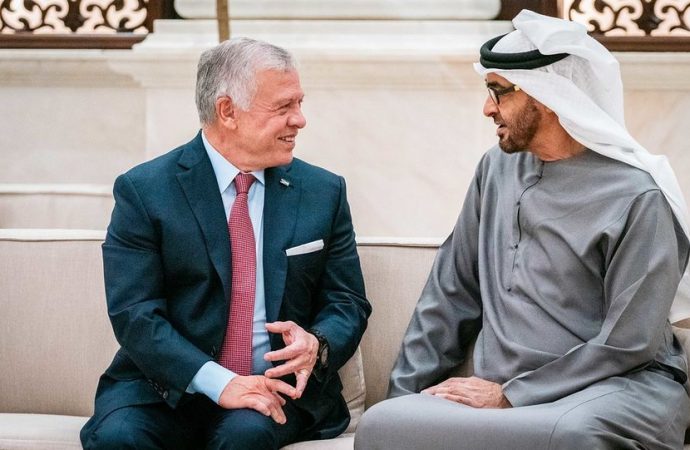 الملك يعقد لقاء مع رئيس دولة الإمارات