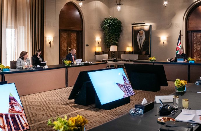 الملك يطلع على مراحل تنفيذ خطة وزارة الاستثمار ويؤكد أهمية تعزيز البيئة الجاذبة