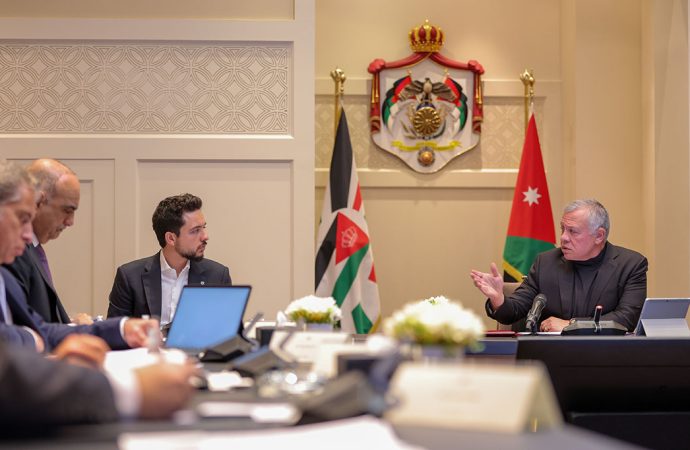 الملك: أهمية أن يشعر المواطنون بنتائج ملموسة بتحديث القطاع العام