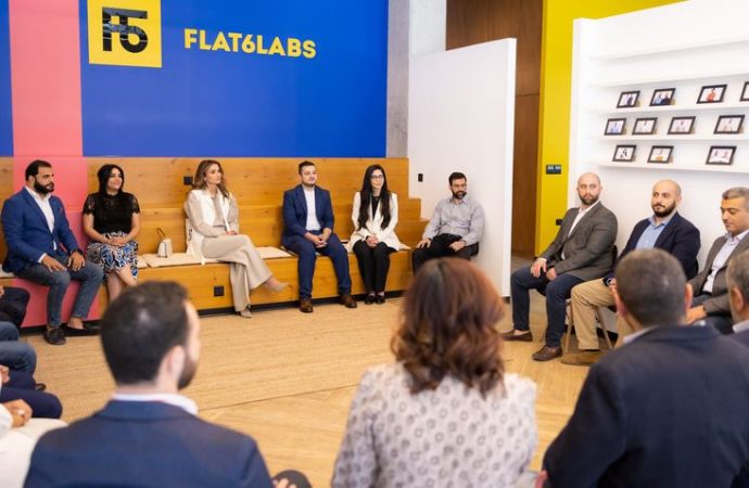 الملكة رانيا تلتقي عدداً من الشباب الرياديين بمكاتب الصندوق الاستثماري Flat6Labs الأردن
