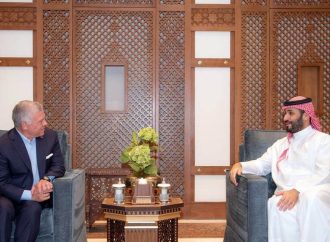 الملك وولي العهد السعودي يعقدان لقاء في جدة