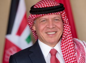 الملك يلتقي عددا من شيوخ ووجهاء محافظة جرش