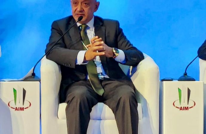 الحاج توفيق يدعو لبناء منصة استثمارية عربية موحدة