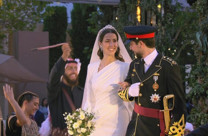 الملك والملكة يقيمان حفل استقبال بمناسبة زفاف الأمير الحسين والأميرة رجوةُ الحسين