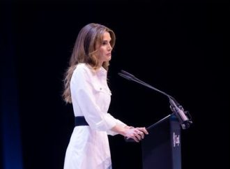 الملكة رانيا تدعو لأنسنة صناعة القرار عالميا