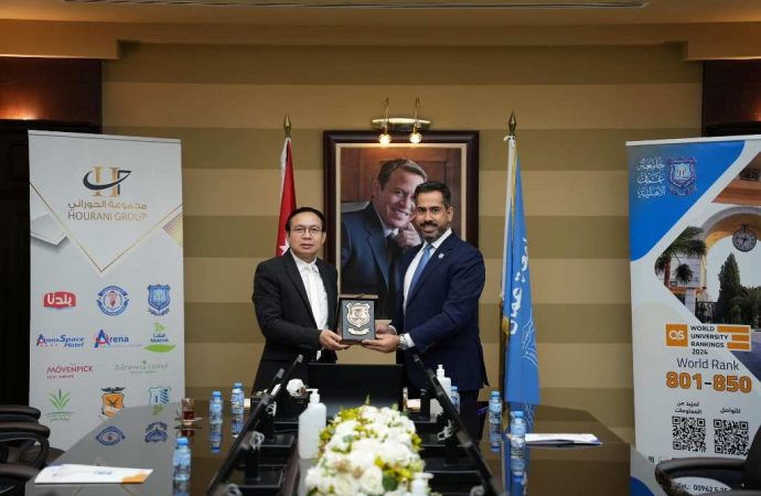بحث التعاون بين عمان الأهلية وجامعة شرق البحر المتوسط القبرصية