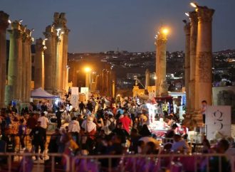 مسرح المصلبة وشارع الاعمدة: عروض شعبية وفعاليات منوعة