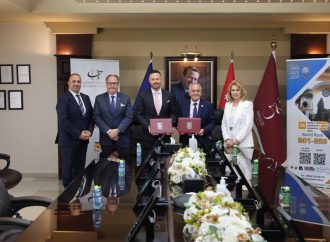 عمان الأهلية توقع اتفاقية تعاون مع فندق فورسيزون عمان لتدريب طلبة كلية إدارة الضيافة والسياحة