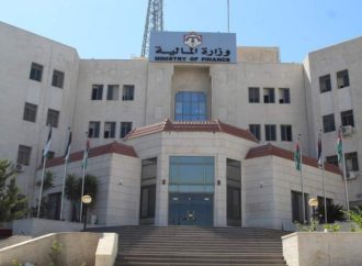 خلال 8 شهور .. الحكومة تطفئ ديونا بقيمة 2.850 مليار دينار