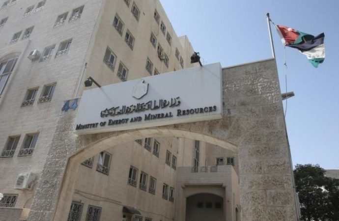 الحكومة تفاوض شركات طاقة متجددة اليوم لمراجعة اتفاقيات الشراء
