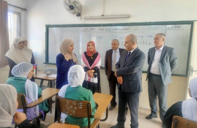 وزير التربية يتفقد مدارس في إربد