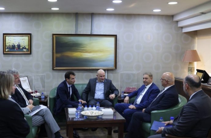 وزير الاستثمار وسفير الاتحاد الأوروبي يبحثان مع مسؤولي ” البوتاس العربية