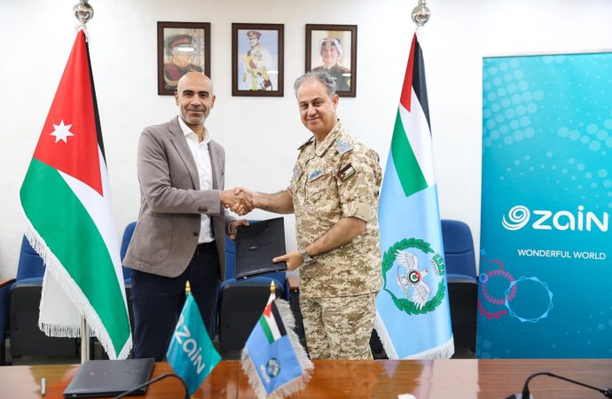 تجديد اتفاقية التعاون بين سلاح الجو وشركة زين