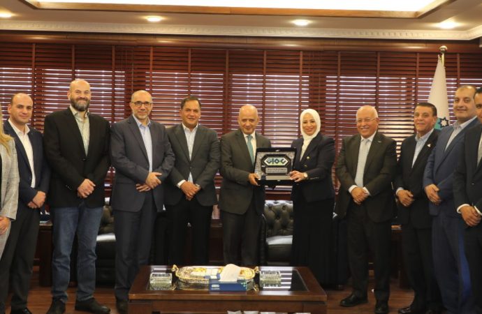 الحاج توفيق يدعو لفتح مكتب بريد بمقر تجارة عمان