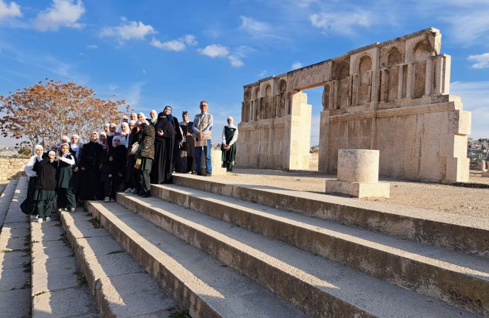طالبات “الملك عبدالله الثاني للتميز” و “وادي موسى” ينضممن لتحدي “الشباب الآن” لتنمية الإرث الثقافي