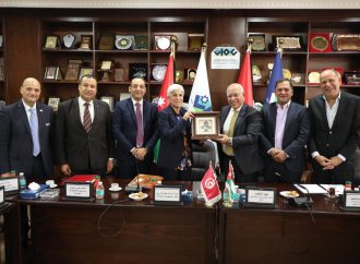 تجارة عمان تستضيف بعثة تجارية تونسية