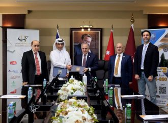 مذكرة تفاهم بين عمان الأهلية والأكاديمية العربية للسمع والتوازن