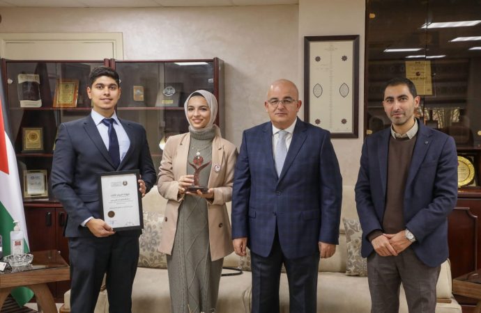 الجامعة الهاشمية تفوز بالمركز الثالث في جائزة الحسين بن عبدالله الثاني للعمل التطوعي في فئة أفضل فريق عمل تطوعي متميز