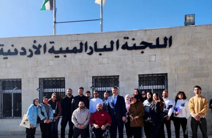 وفد طلابي من عمان الأهلية يزور اللجنة البارالمبية الأردنية