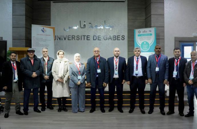 التكنولوجيا الزراعية في عمان الأهلية تشارك في تونس بمؤتمر الزراعة الذكية