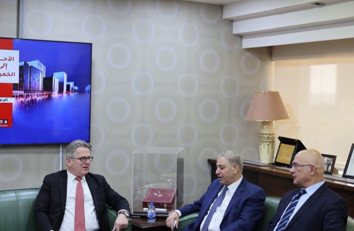 السفير الفرنسي في عمّان يزور “البوتاس العربية” ويطلع على خططها التطويرية ومشاريعها التوسعية