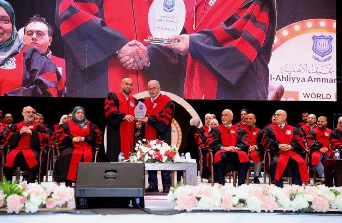 بالصور .. برعاية أ.د.حمدان احتفال عمان الاهلية لليوم الثاني بتخريج طلبة الفصل الاول من الفوج 32