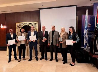 برعاية محافظة .. تكريم طلبة عمان الاهلية بحفل جوائز مشاريع التخرج لنقابة المهندسين
