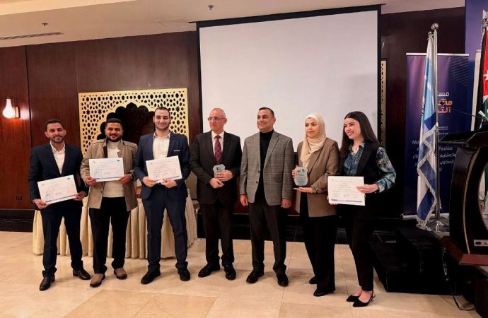 برعاية محافظة .. تكريم طلبة عمان الاهلية بحفل جوائز مشاريع التخرج لنقابة المهندسين