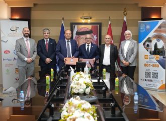 مذكرة ساري حمدان، مذكرة تفاهم مع الشركة العربية لصناعة المبيدات والأدوية البيطرية (موبيدكو) ممثلة بالمدير العام المهندس محمد عويس، بحضور عميد كلية العلوم الطبية المساندة الأستاذ الدكتور غالب عريقات، ومدير مركز الدراسات الدوائية الدكتور ولهان الشاعر، إلى جانب الدكتورة زينة العلمي والدكتور محمد ملكاوي.